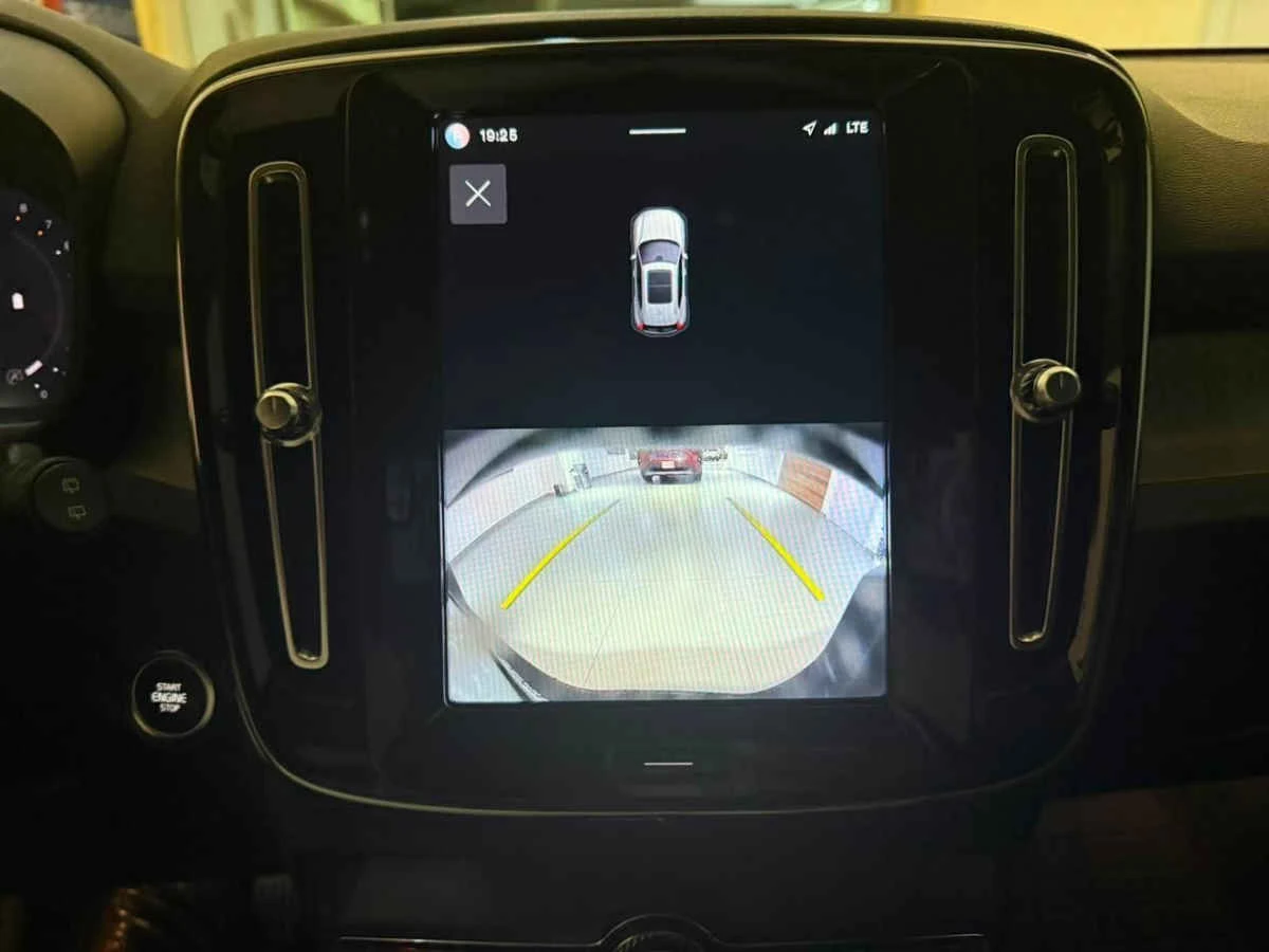 Volvo XC40 2024