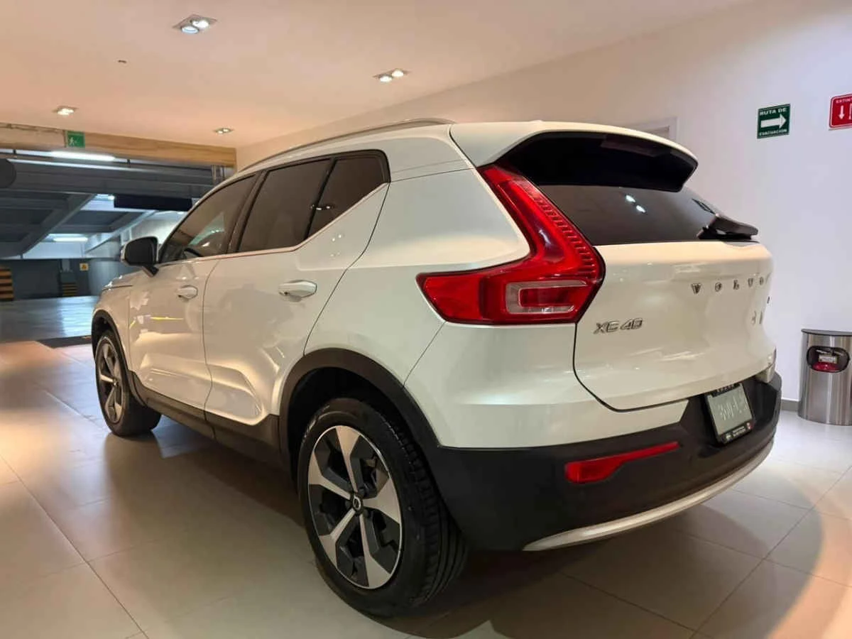 Volvo XC40 2024