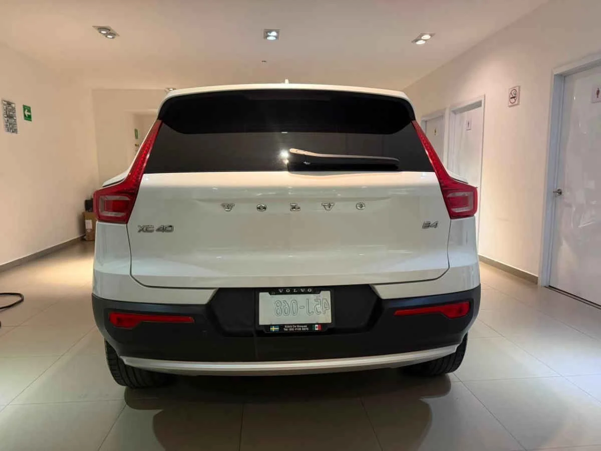 Volvo XC40 2024