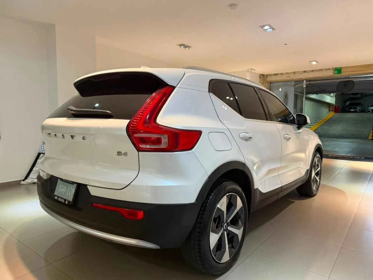 Volvo XC40 2024