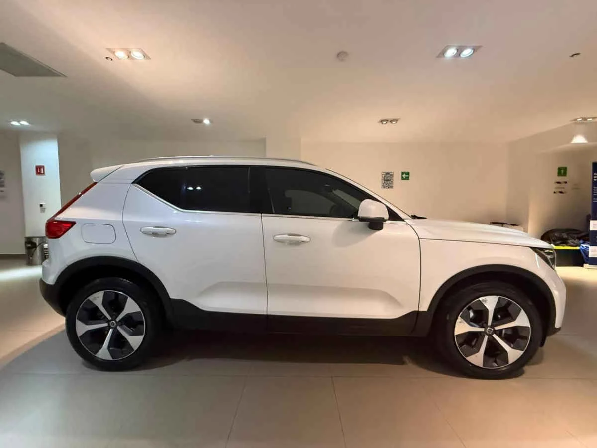 Volvo XC40 2024