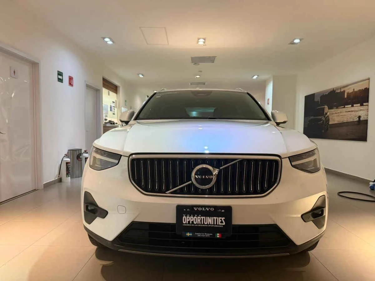 Volvo XC40 2024