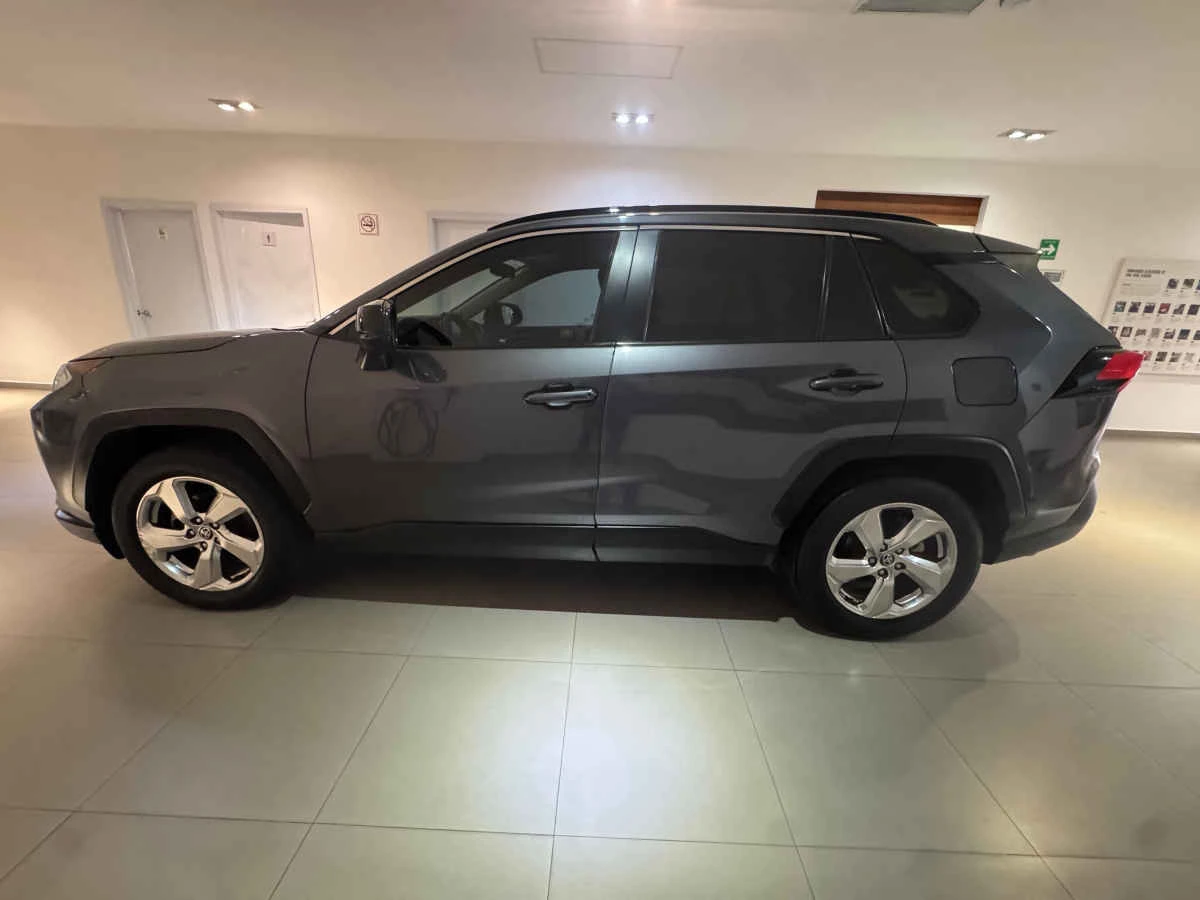 Toyota RAV4 2021
