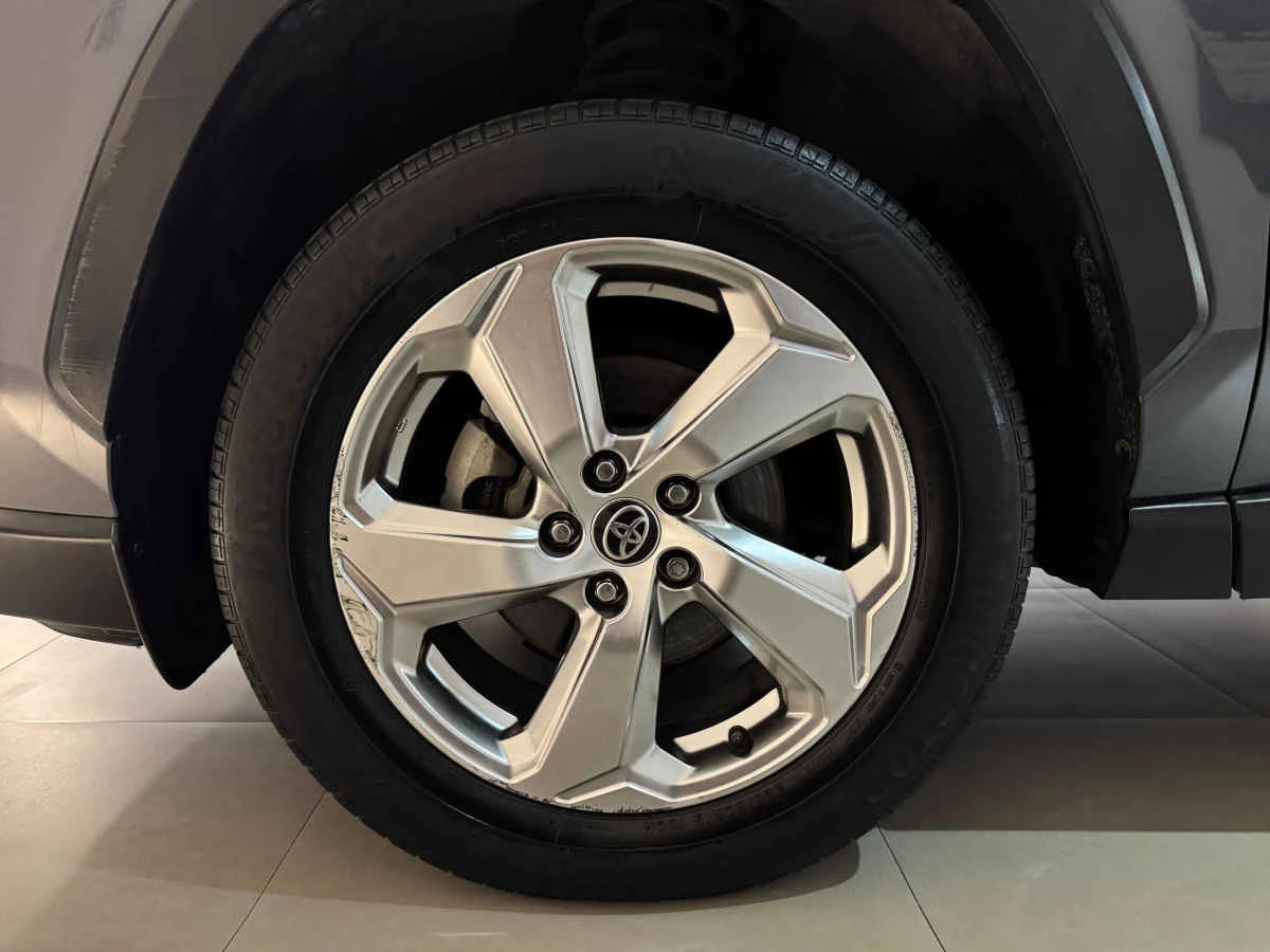 Toyota RAV4 2021