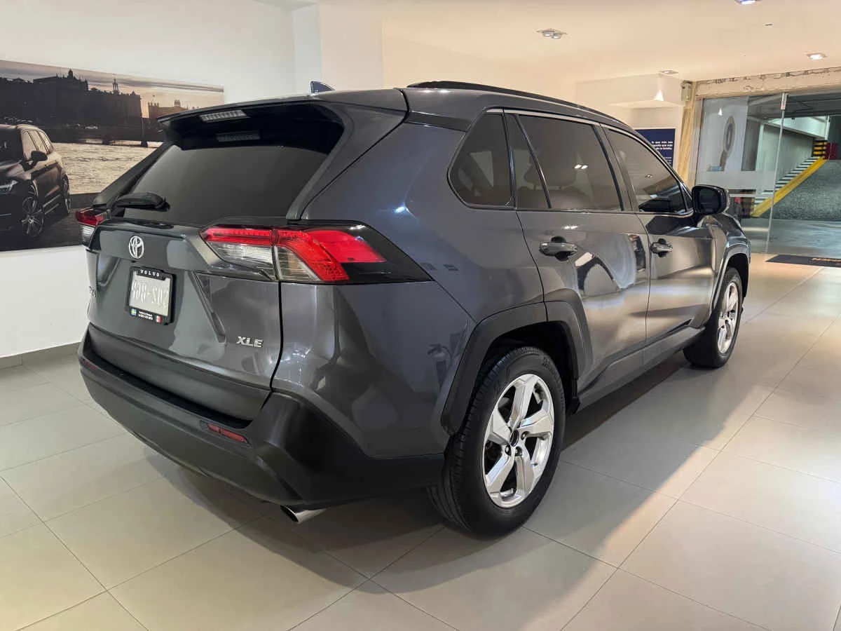 Toyota RAV4 2021