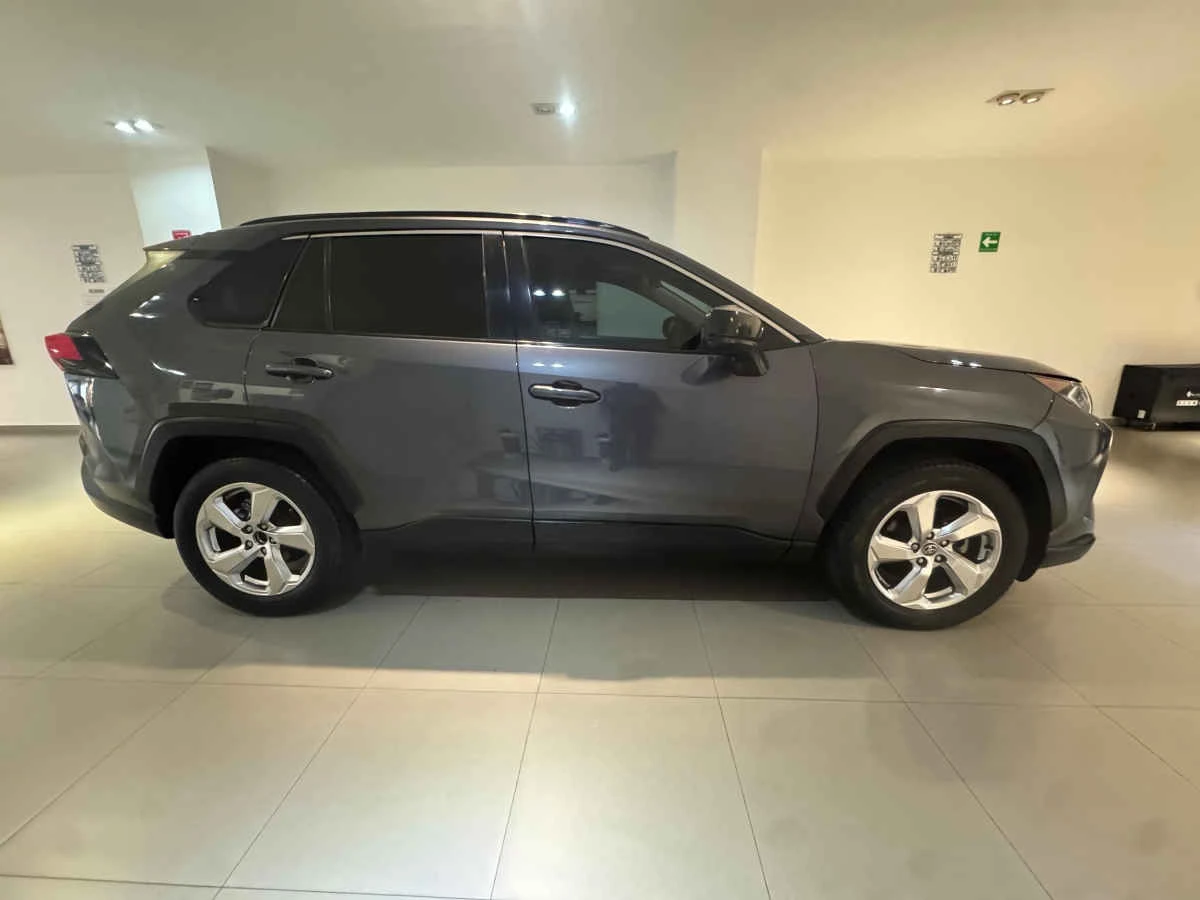 Toyota RAV4 2021