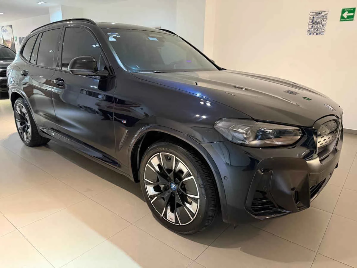 BMW iX3 2024