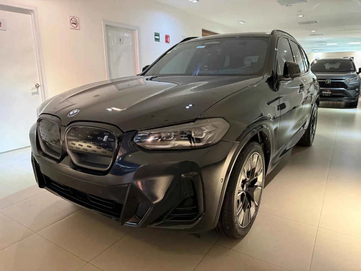 BMW iX3