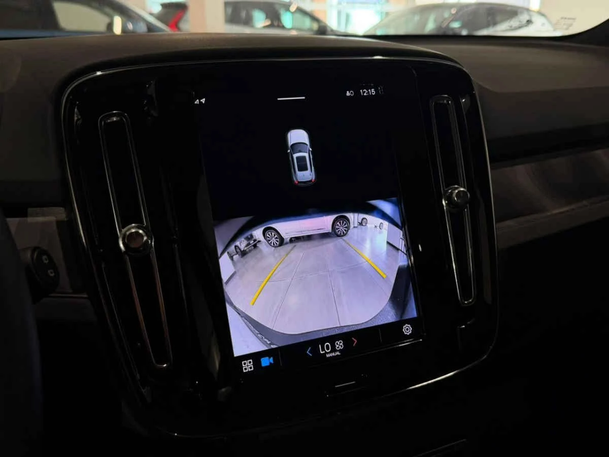Volvo XC40 2024
