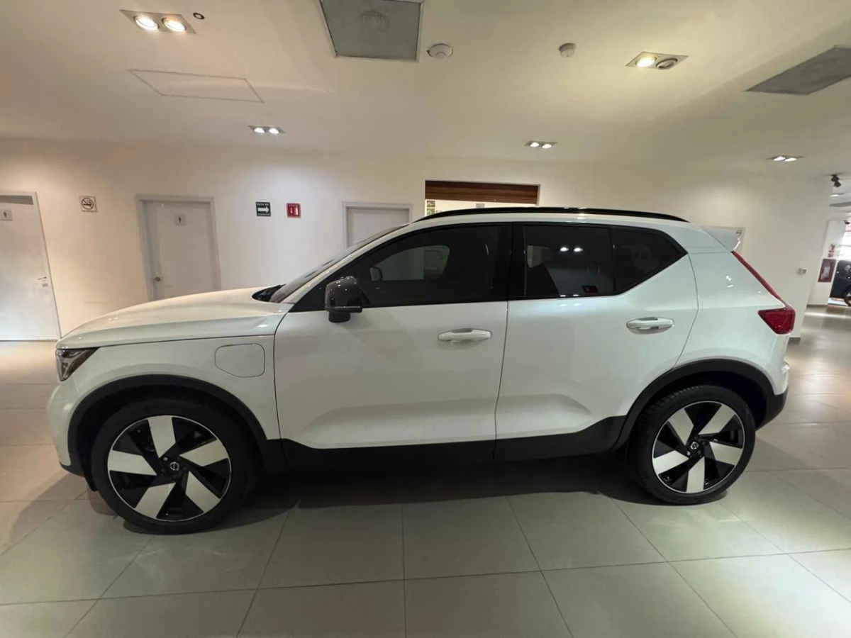 Volvo XC40 2023