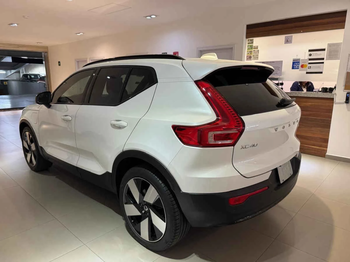 Volvo XC40 2023