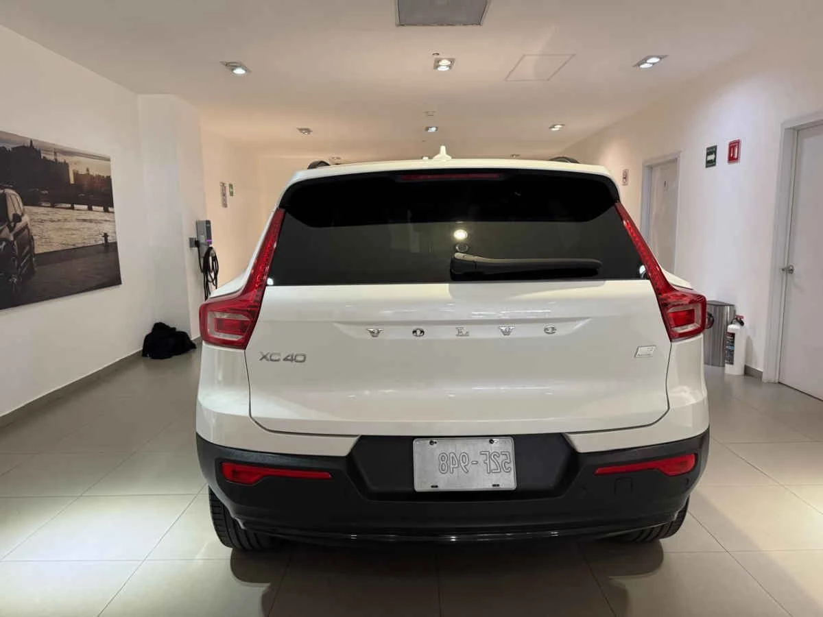 Volvo XC40 2023