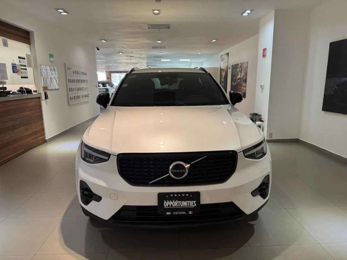 Volvo XC40 2023