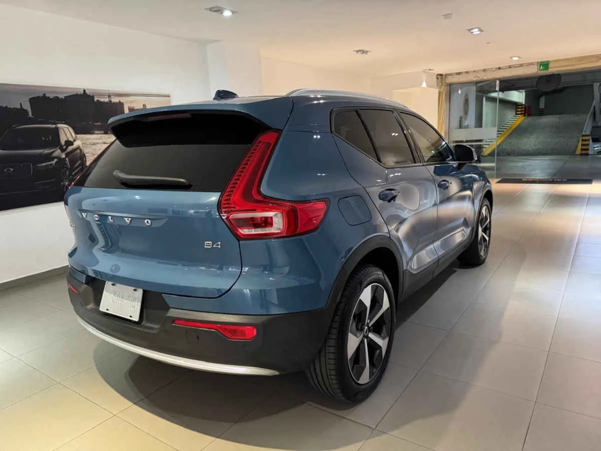 Volvo XC40 2023
