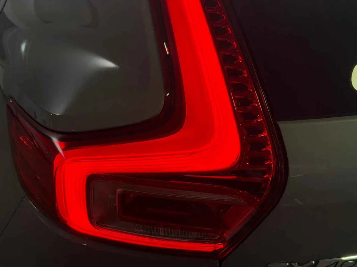 Volvo EX40 2025