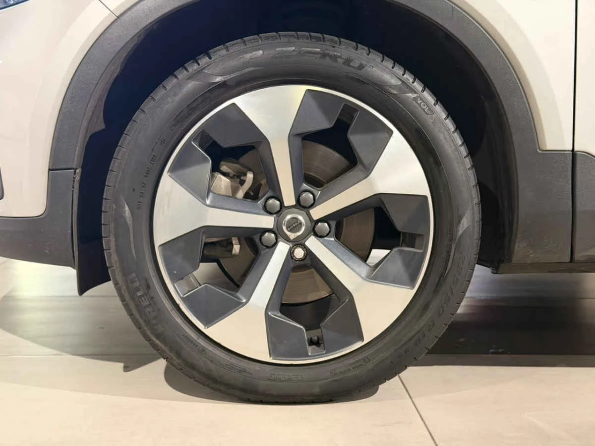 Volvo XC40 2023