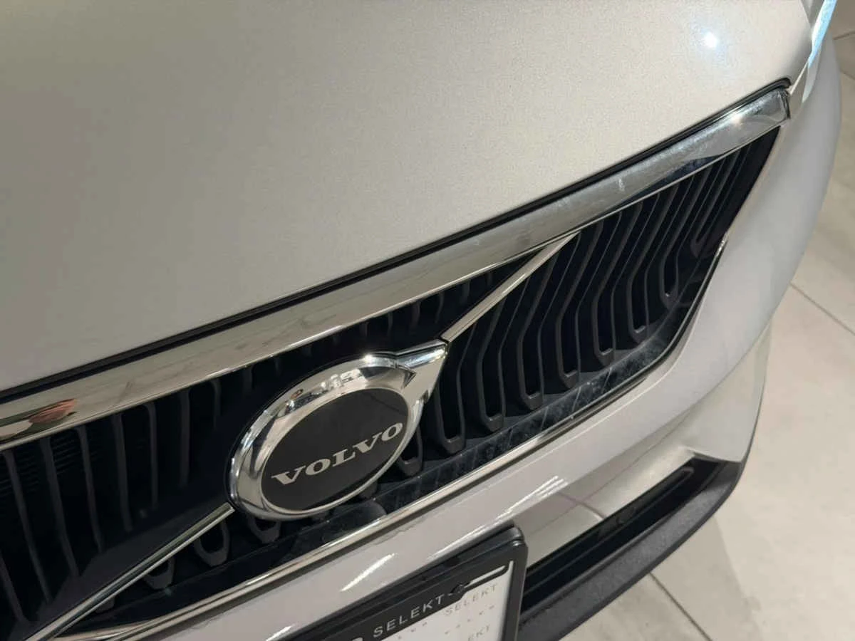 Volvo XC40 2023