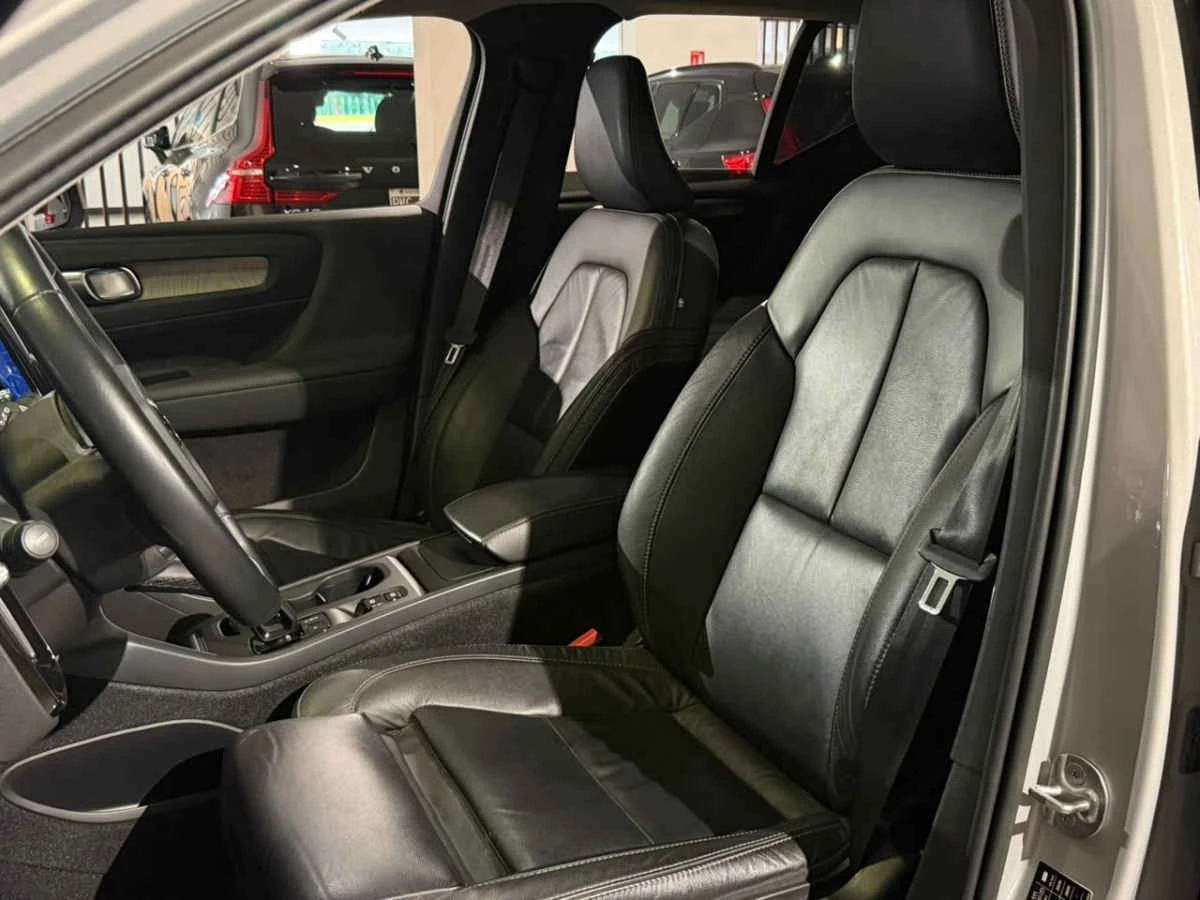 Volvo XC40 2023