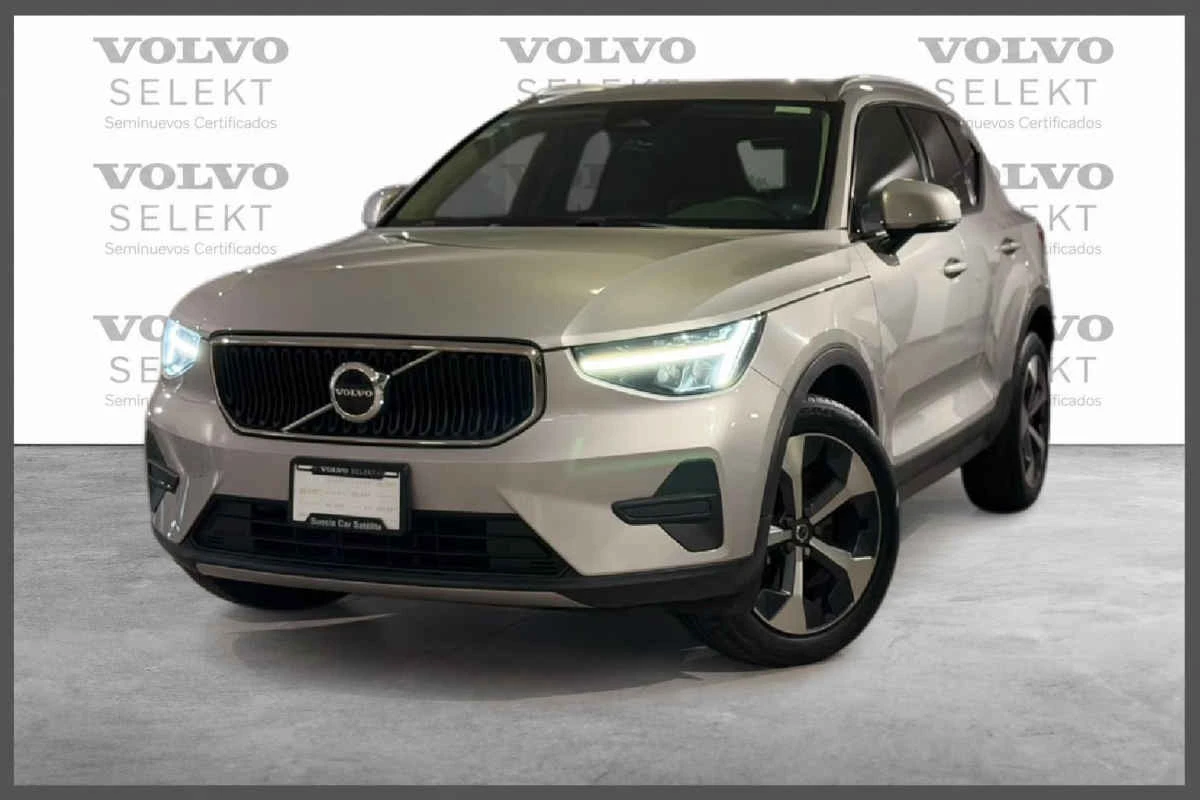 Volvo XC40 2023<