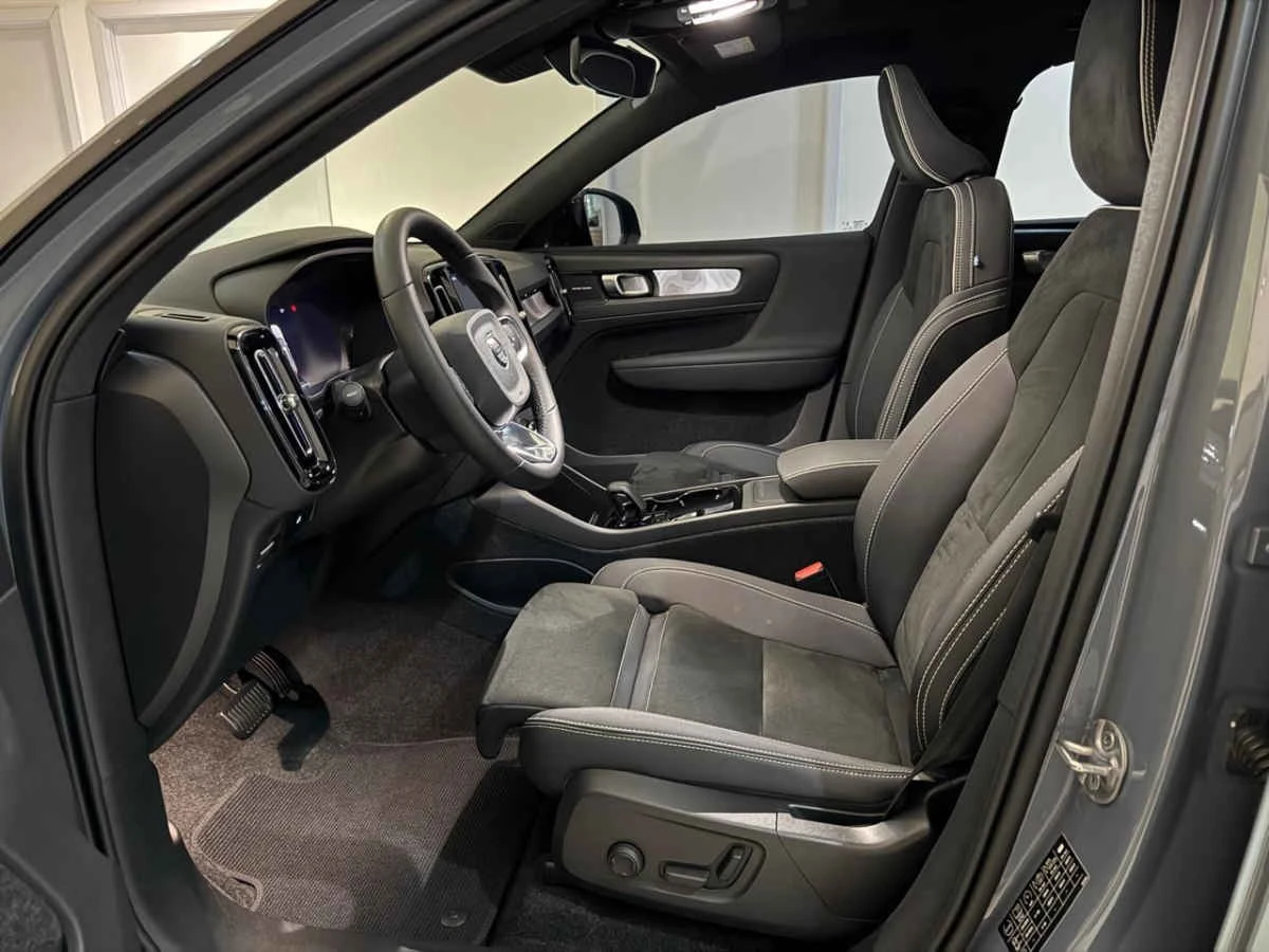 Volvo XC40 2023