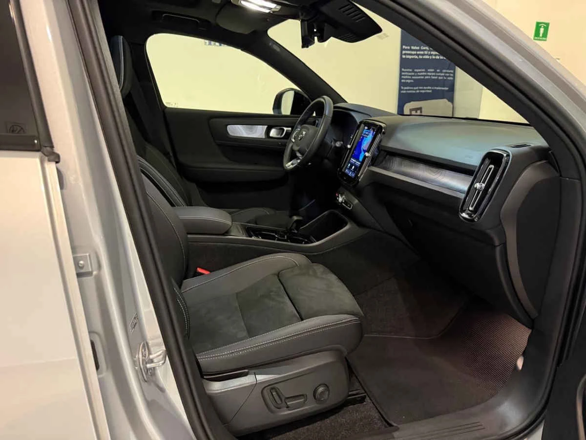 Volvo XC40 2024