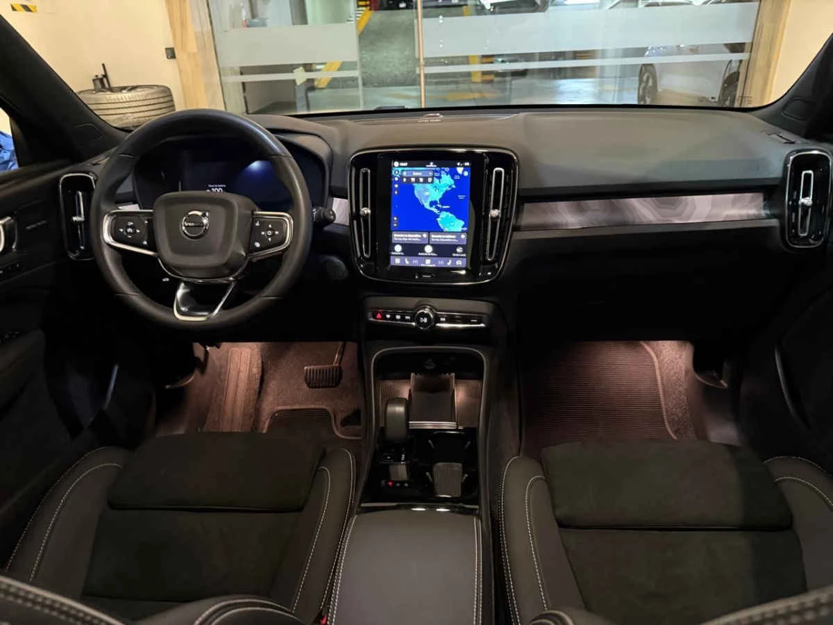 Volvo XC40 2024