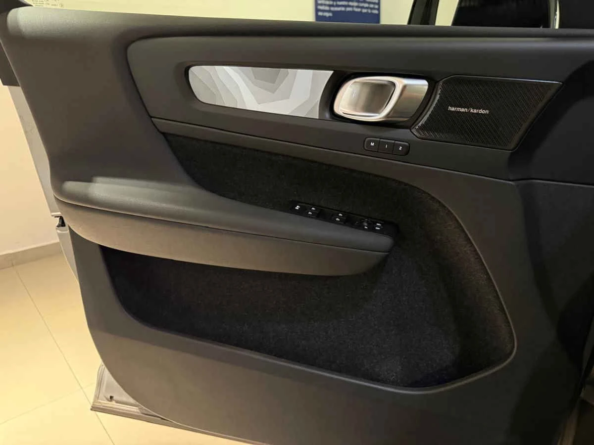 Volvo XC40 2024