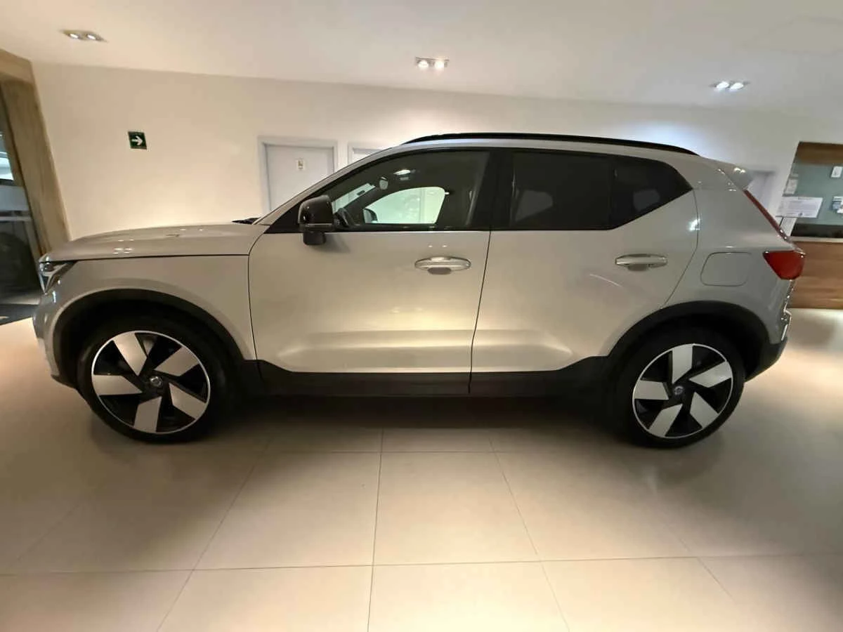 Volvo XC40 2024