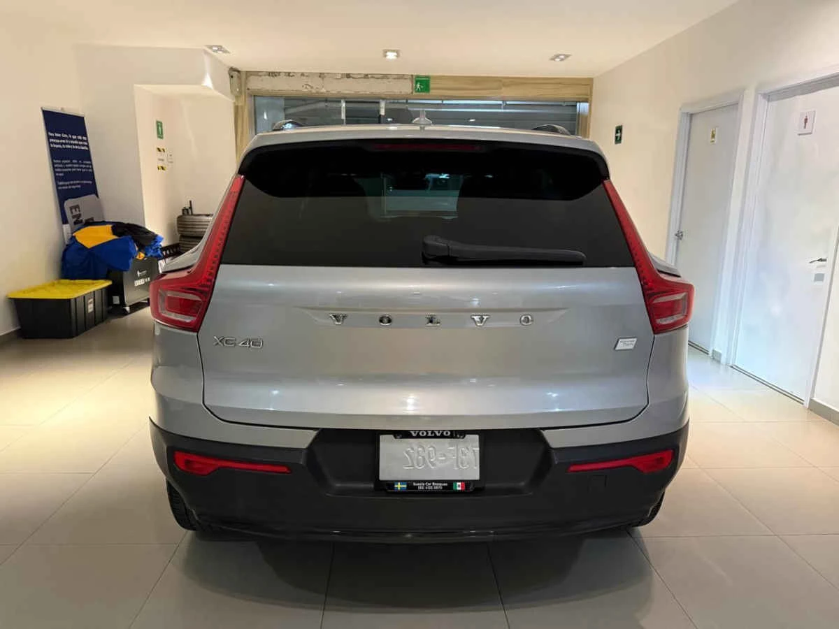 Volvo XC40 2024