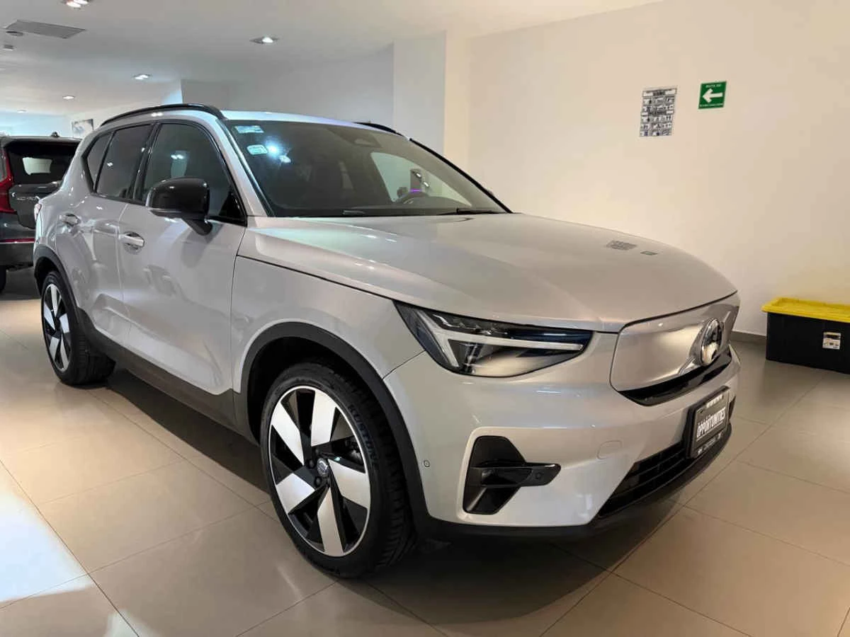 Volvo XC40 2024