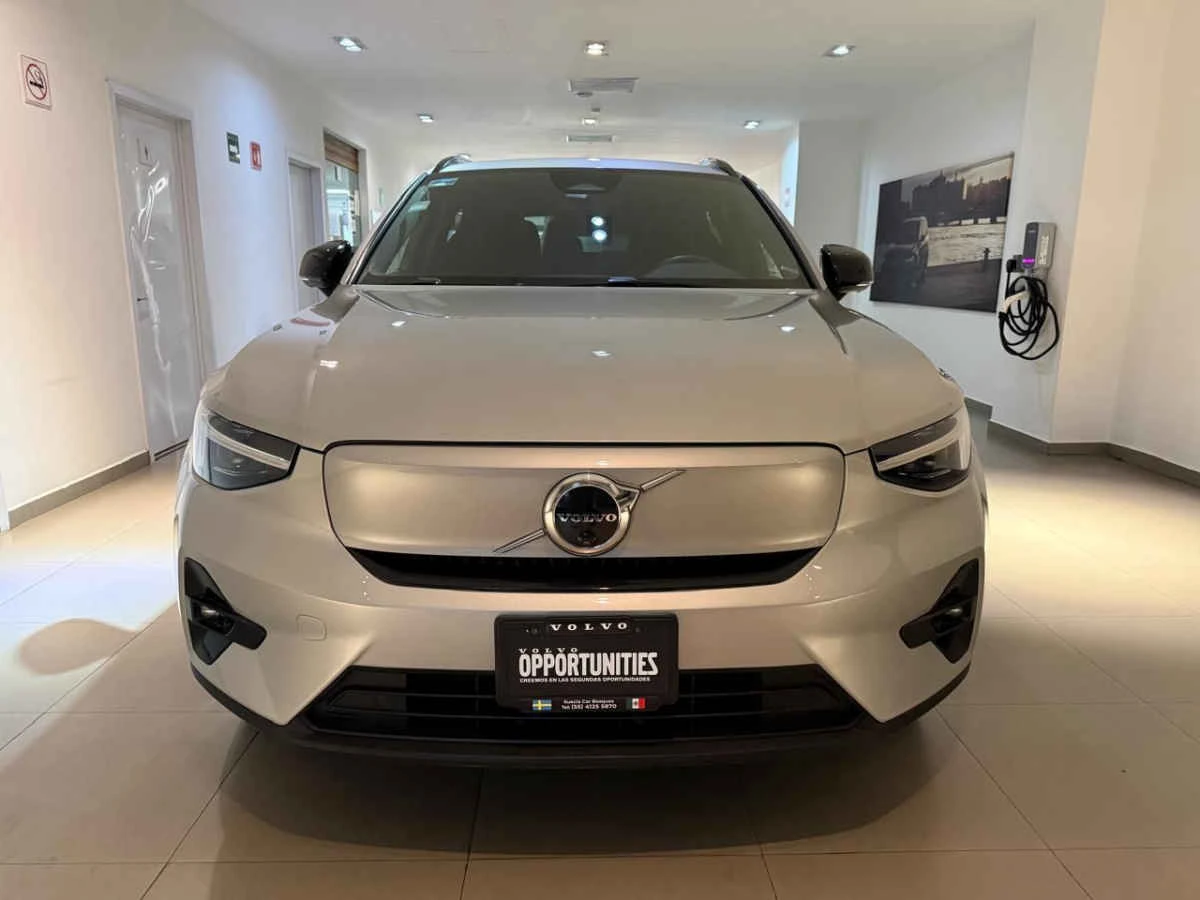 Volvo XC40 2024