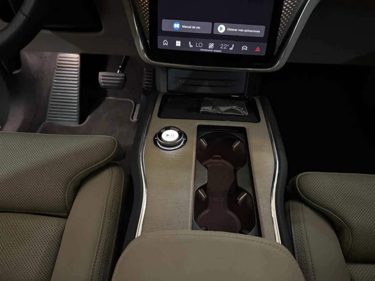 Volvo EX90 2025