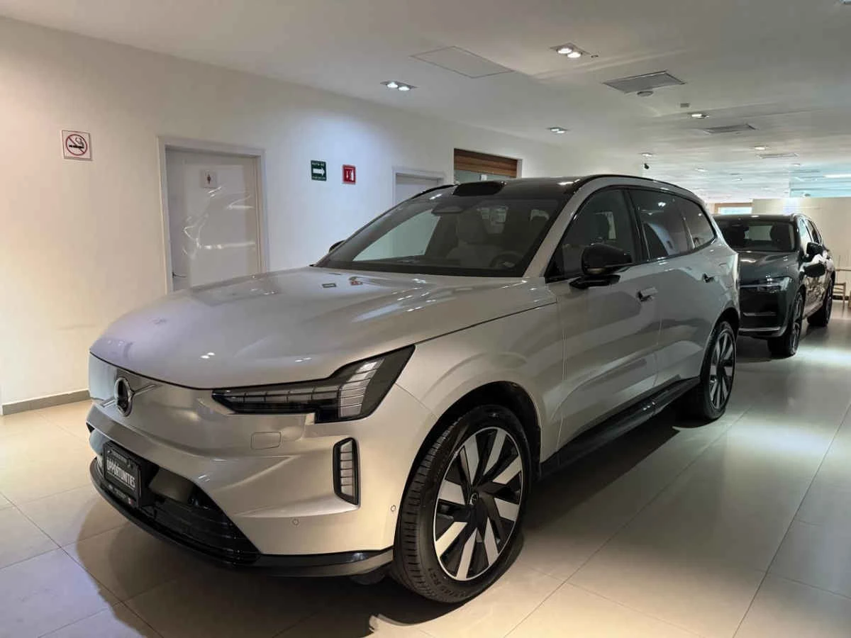 Volvo EX90