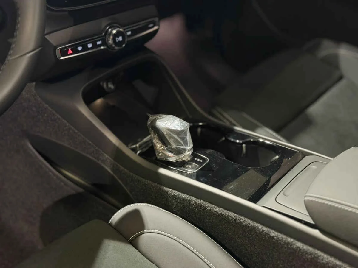 Volvo XC40 2024