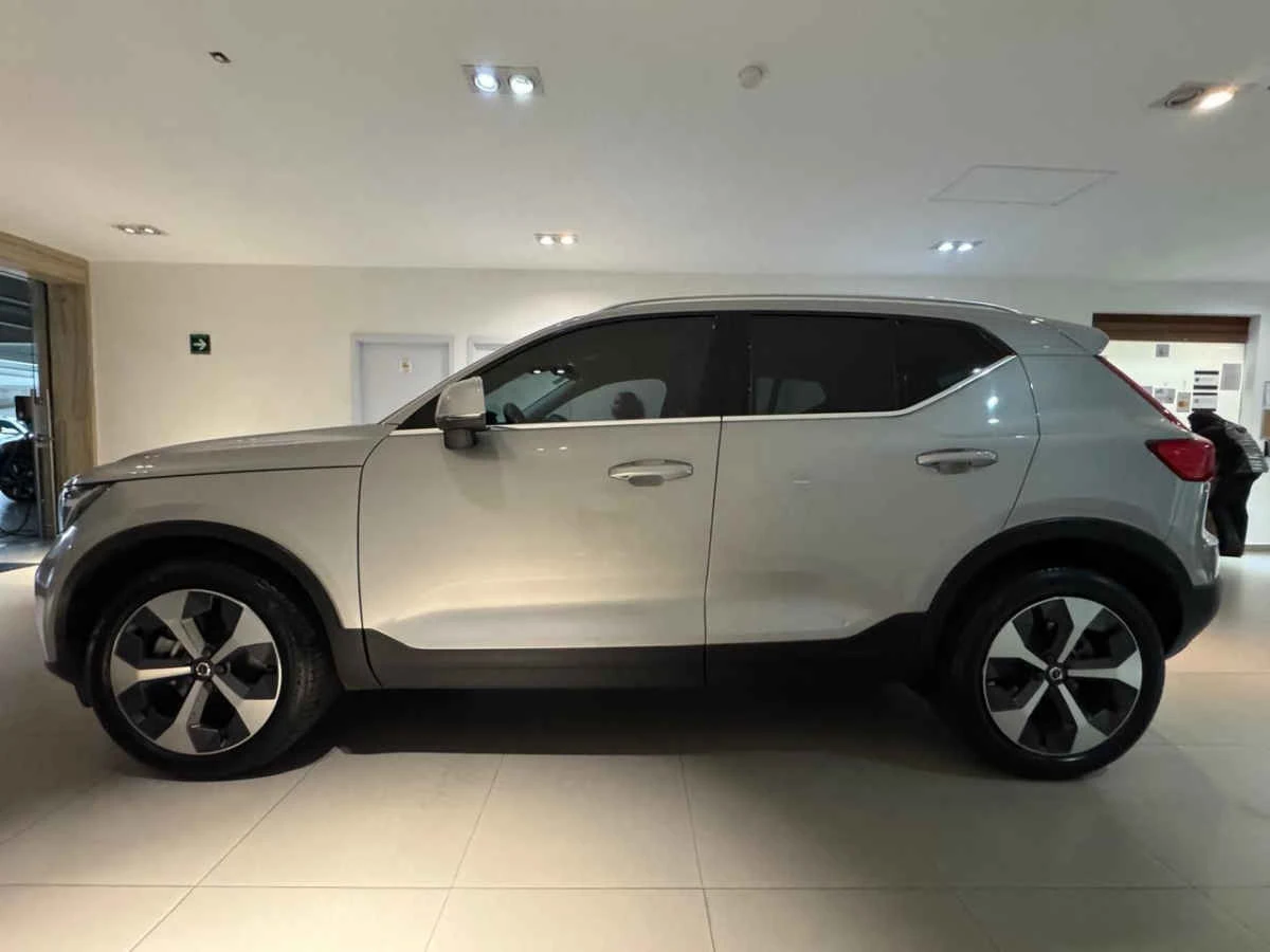 Volvo XC40 2023