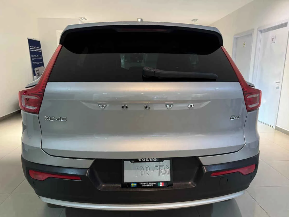 Volvo XC40 2023