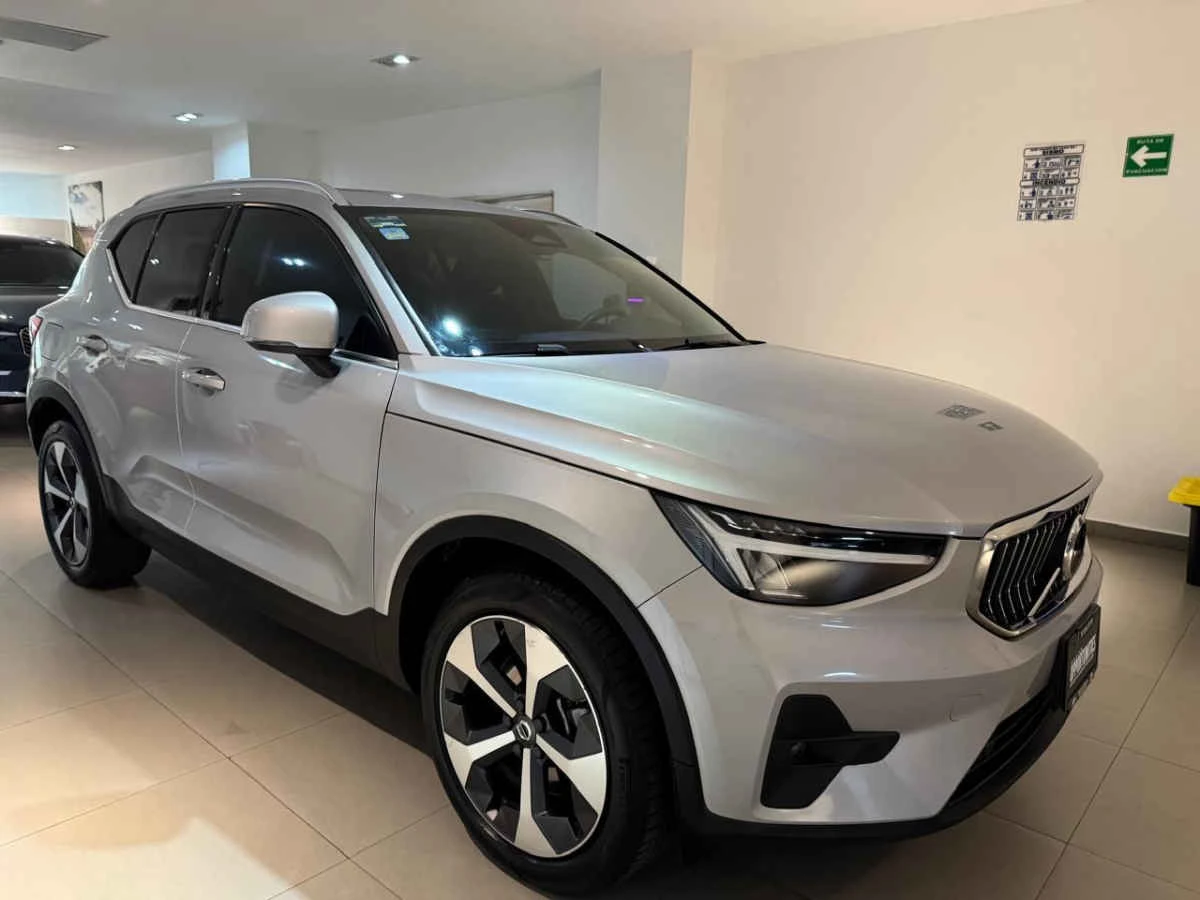 Volvo XC40 2023