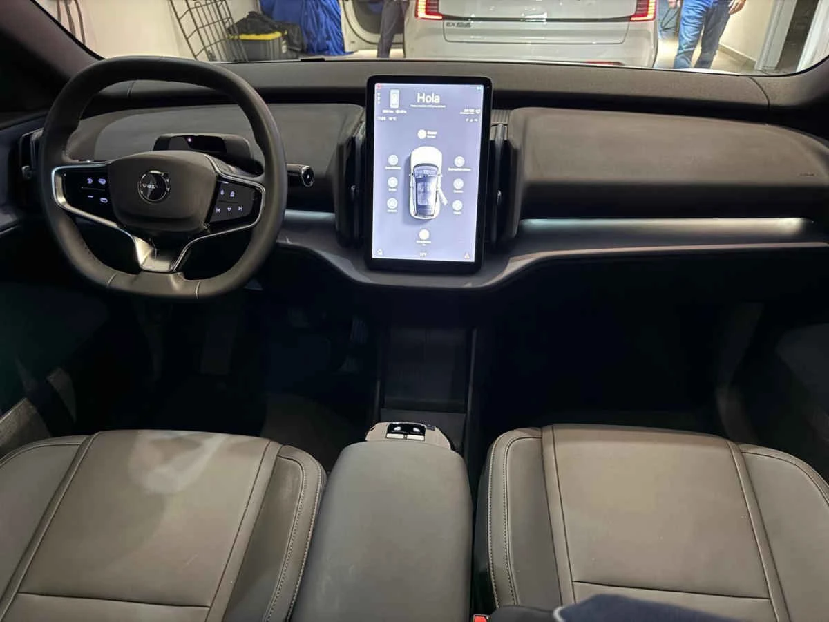 Volvo EX30 2024