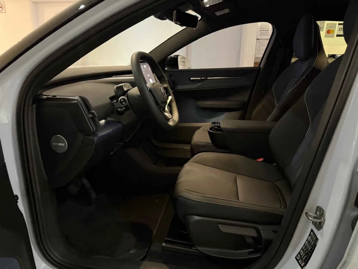 Volvo EX30 2024