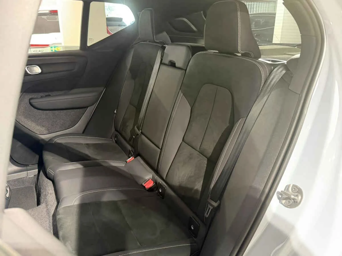 Volvo XC40 2024