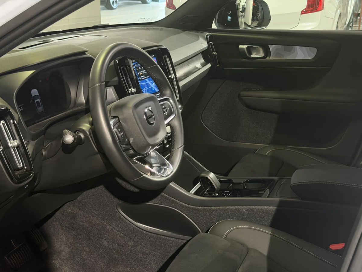 Volvo XC40 2024