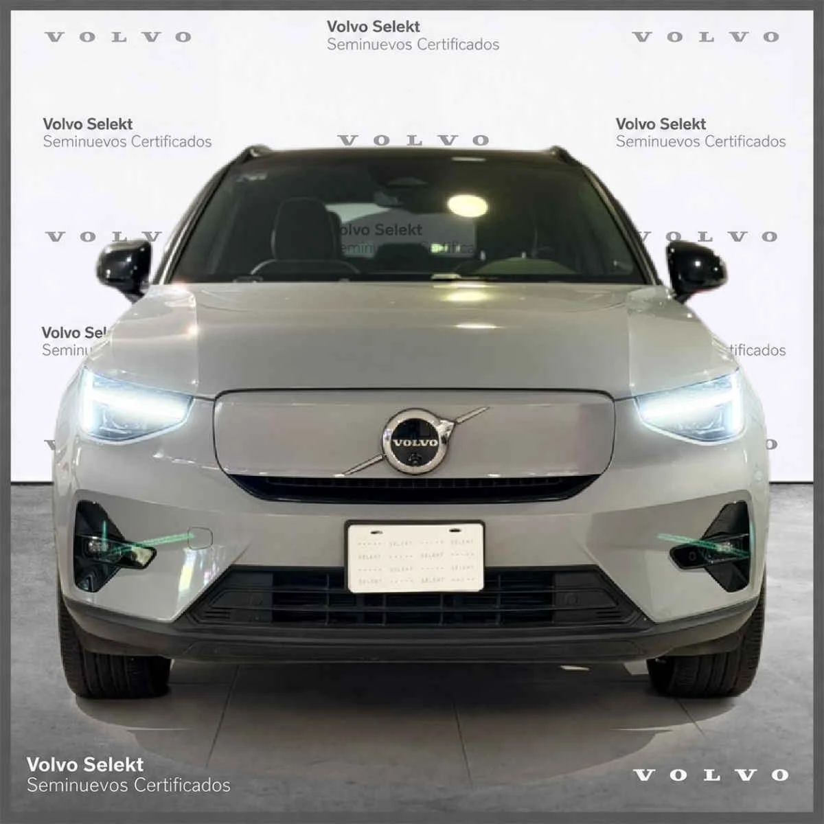 Volvo EX40 2025